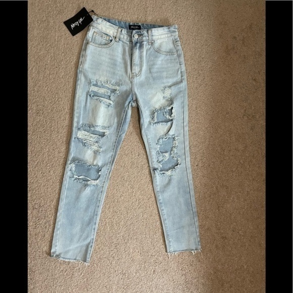 Nasty Gal light wash distressed jeans size 8 UK size 4 US NWT - Picture 2 of 9